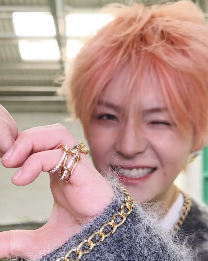 Latest photo of Yoshi (TREASURE)