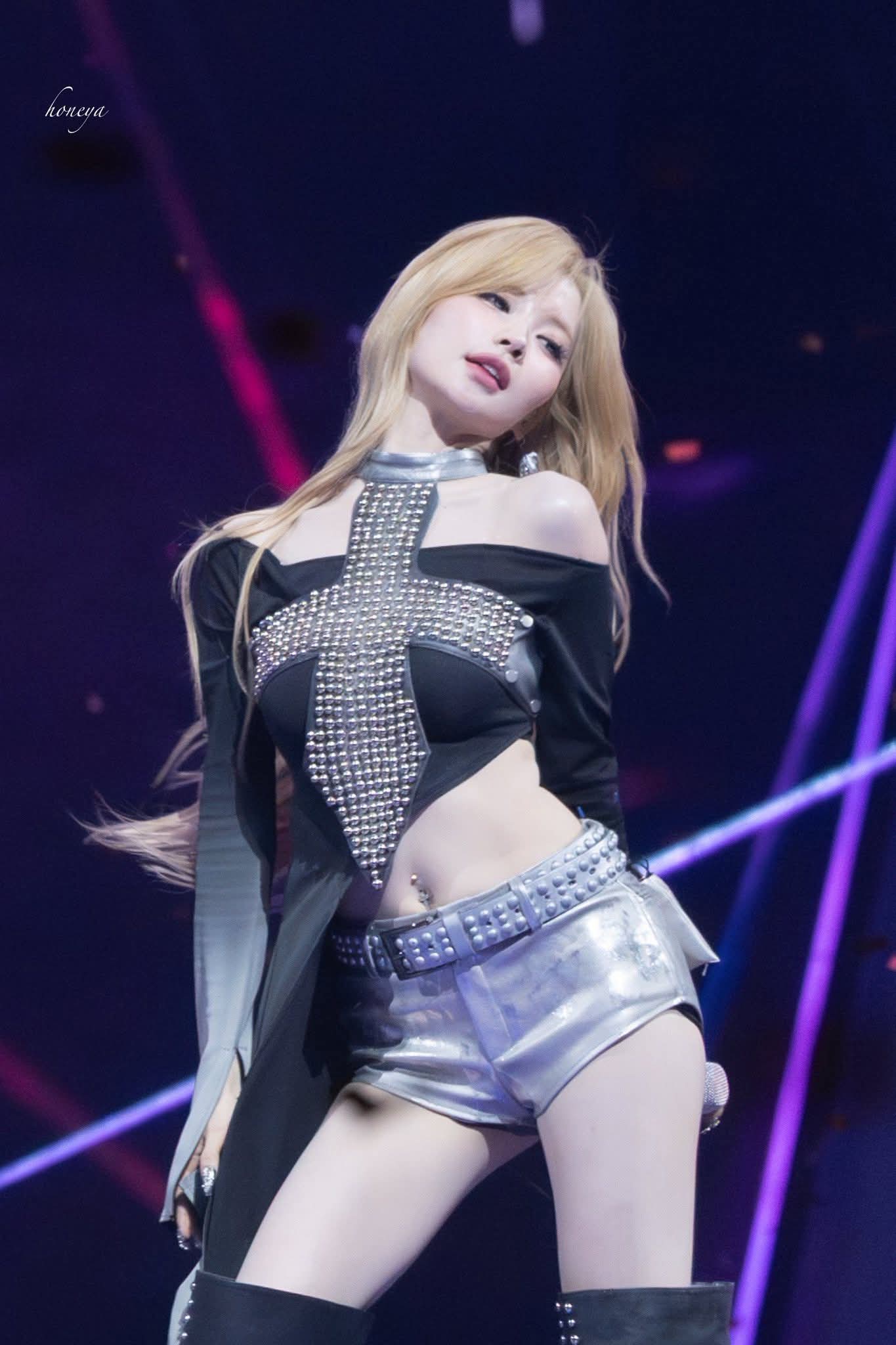 Behind-the-scenes cut of Asa (BABYMONSTER)