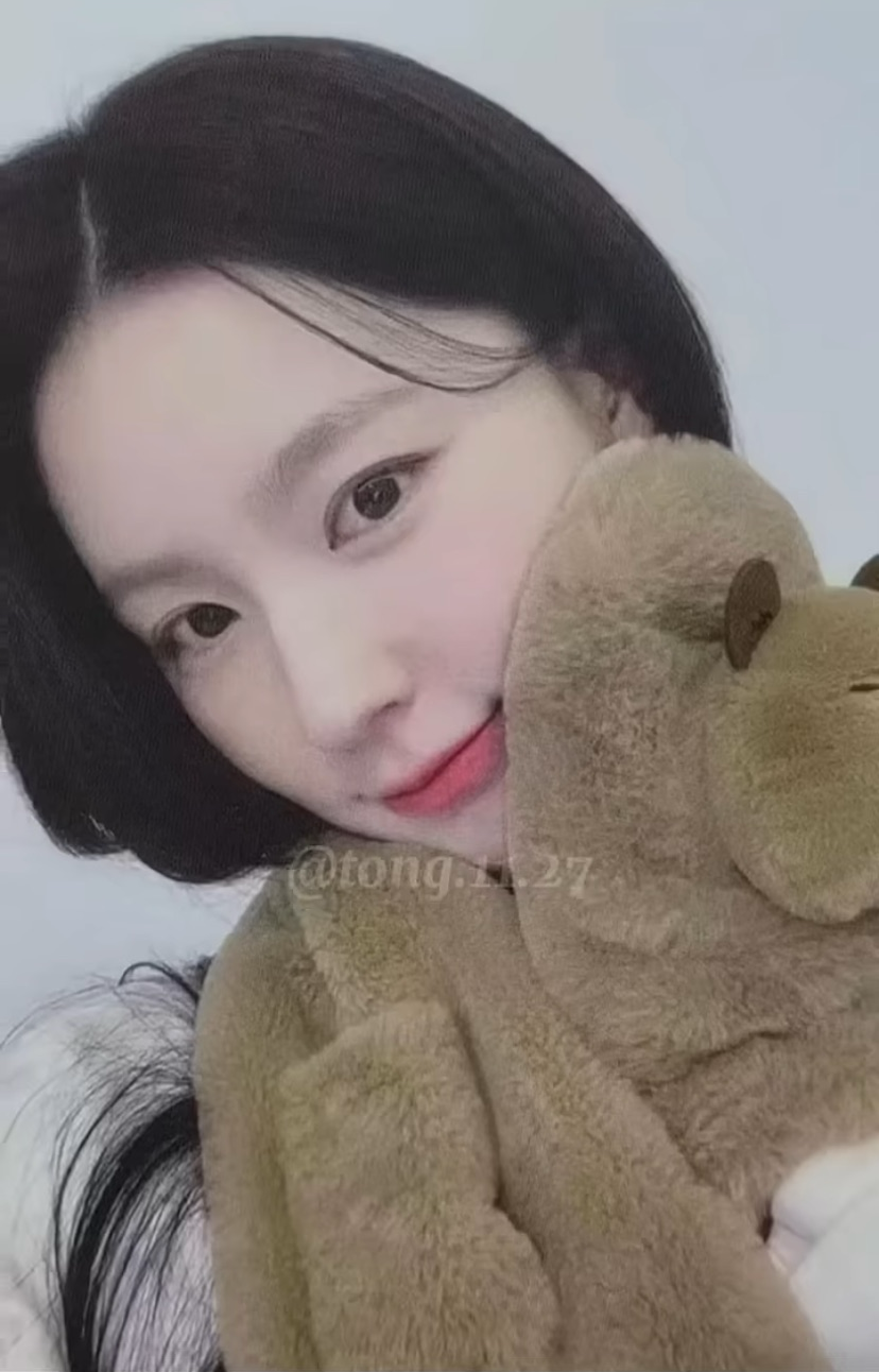 Recent activity shot of Miyeon (i-dle)