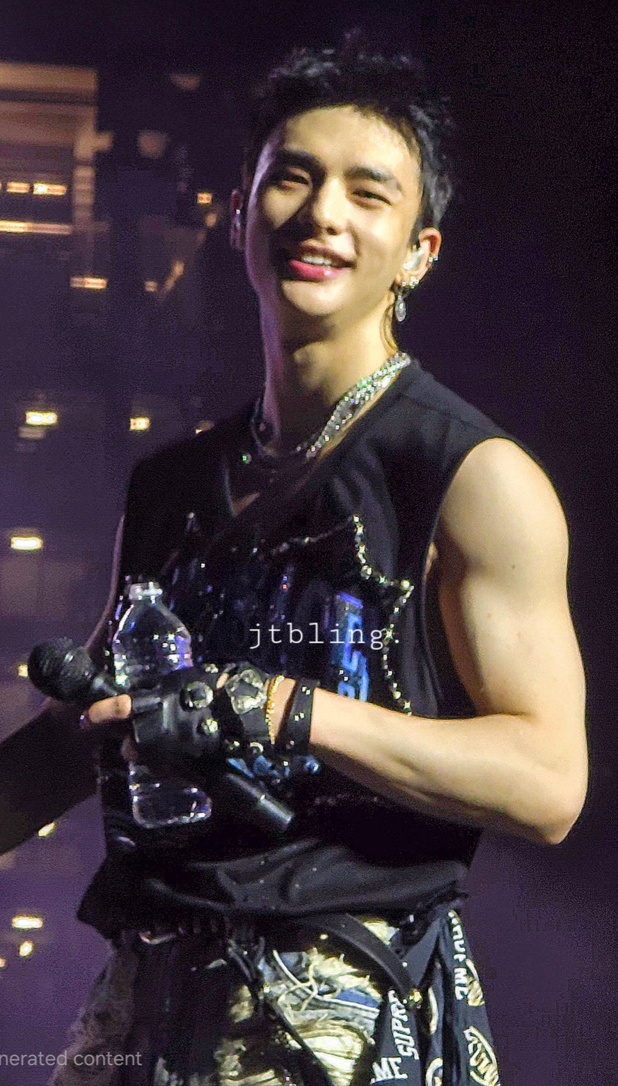 Latest photo of Hyunjin (Stray Kids)