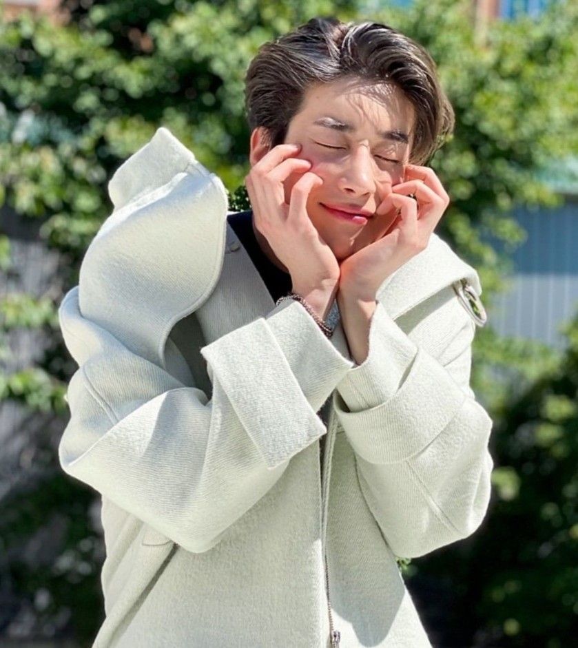 Recent activity shot of Han Seungwoo