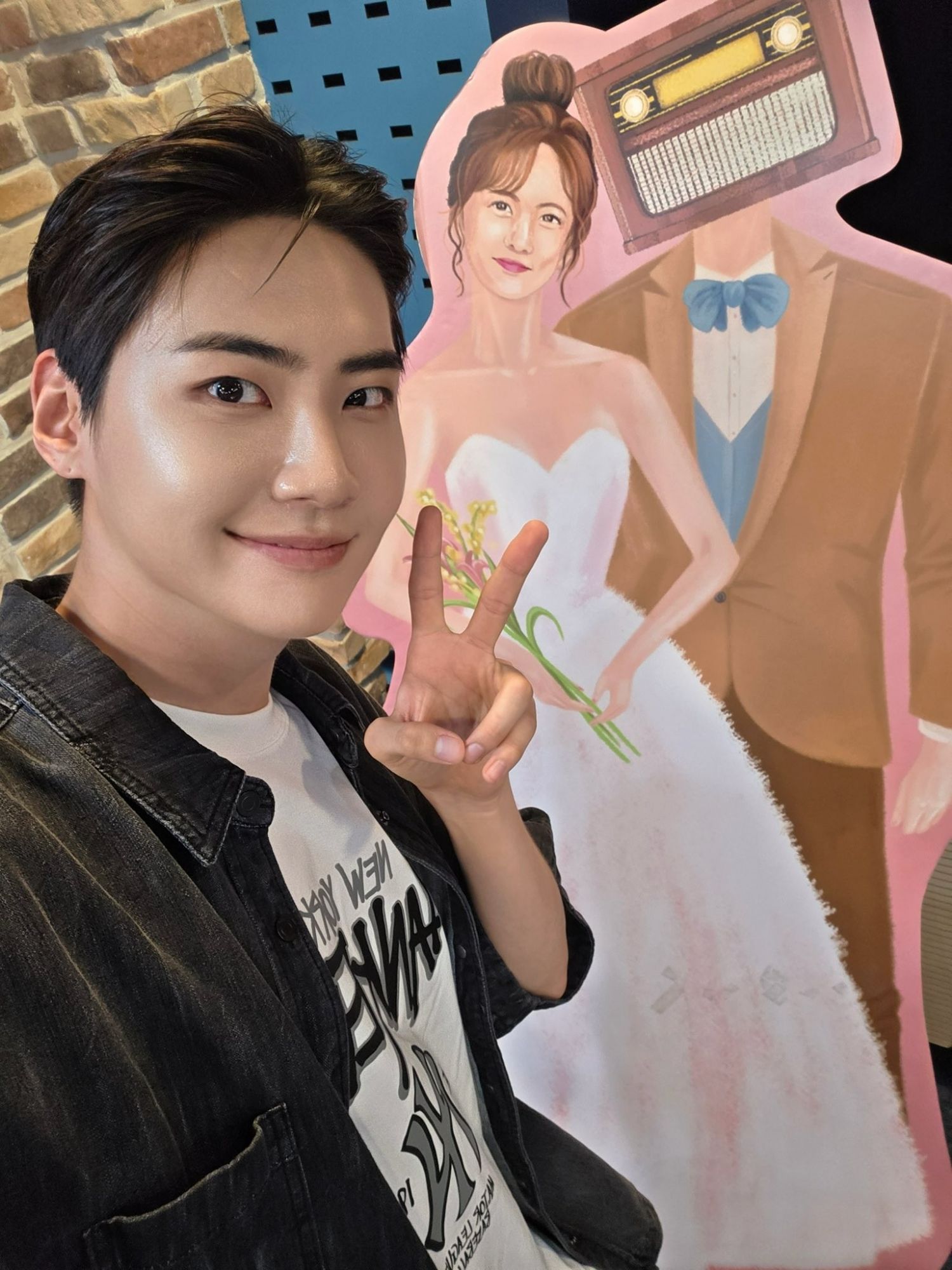 A moment captured by Lee Jinhyuk's fan
