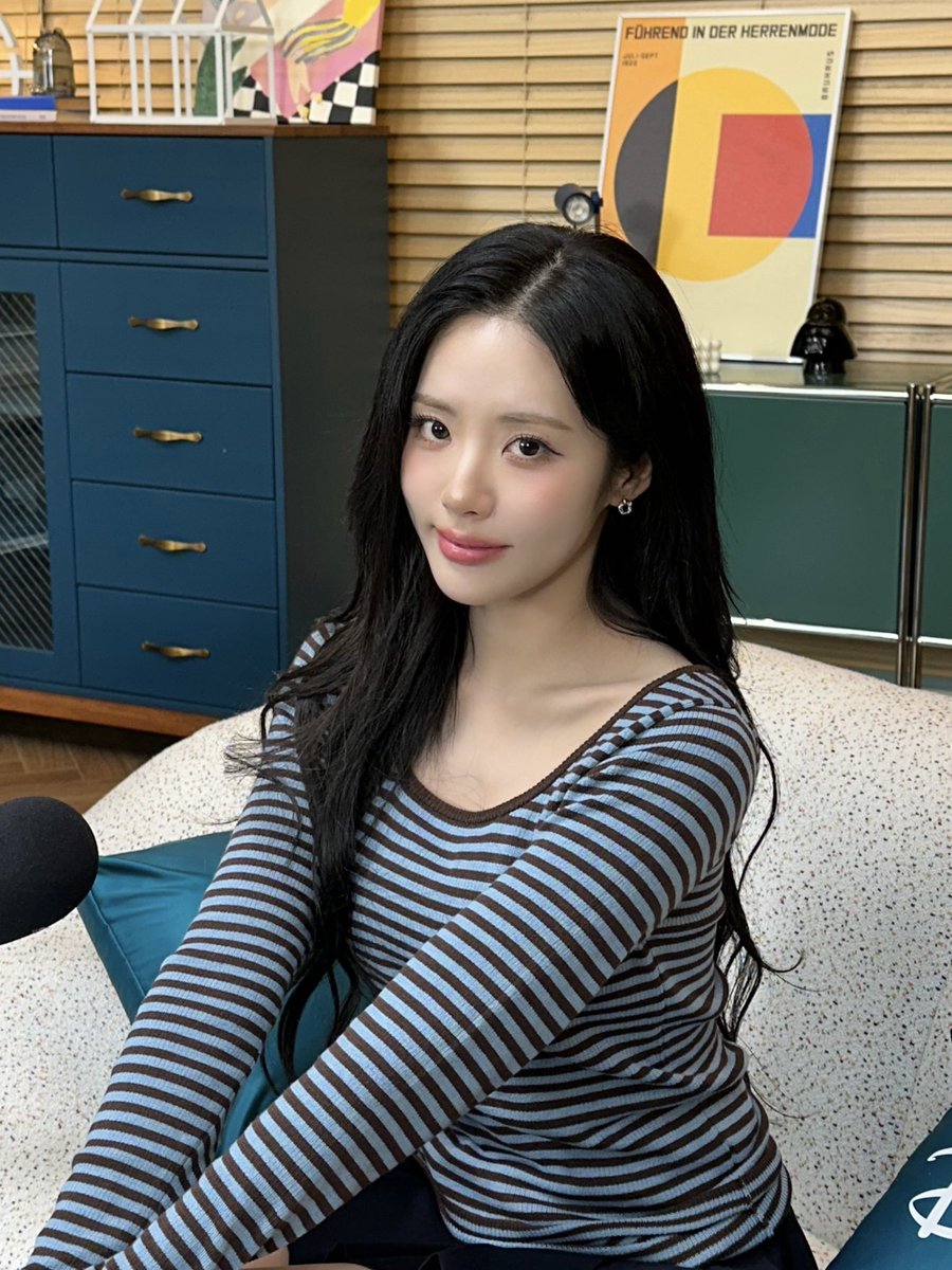 A moment captured by fromis (9)'s fan