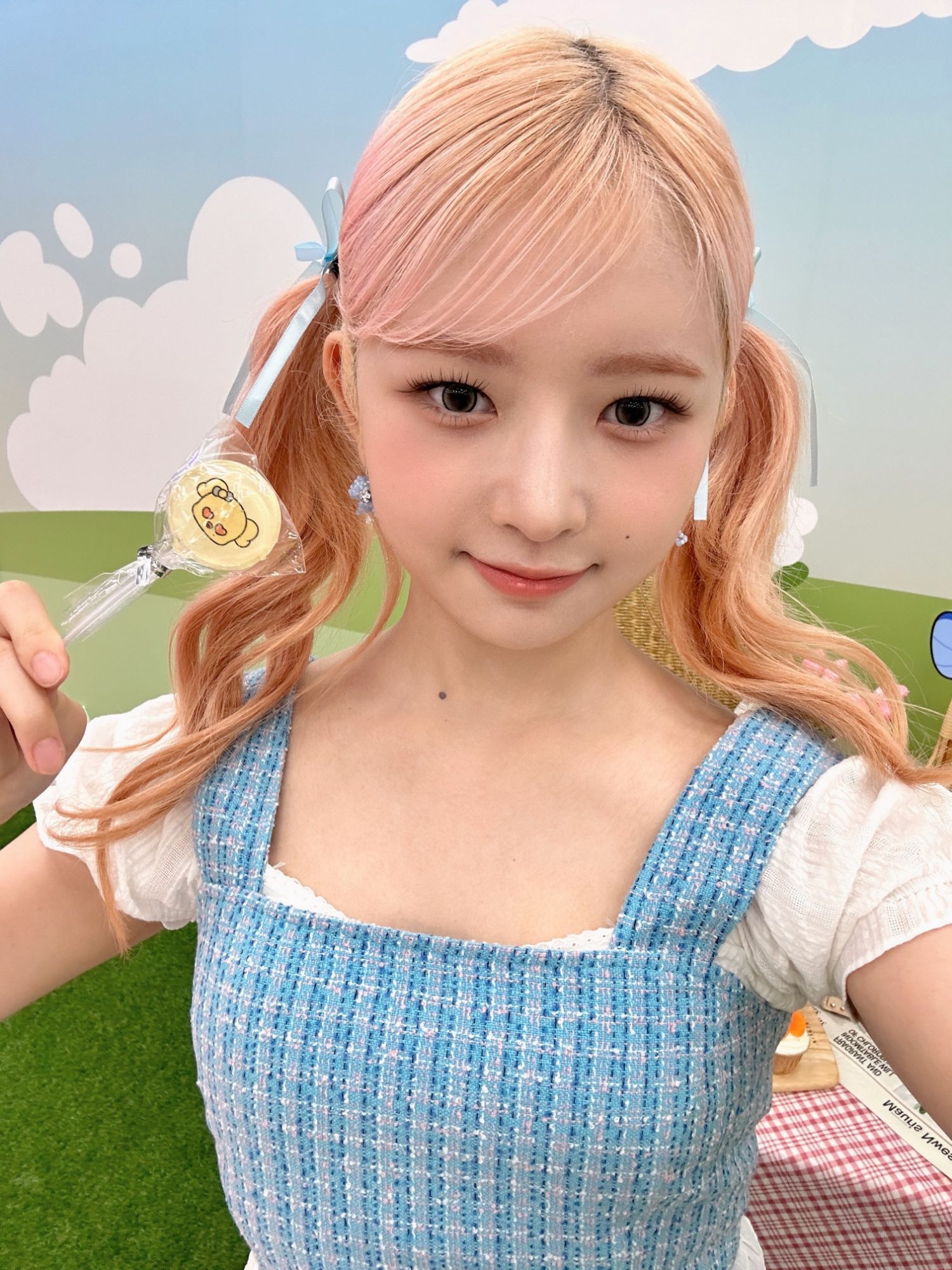Behind-the-scenes cut of Rei (IVE)