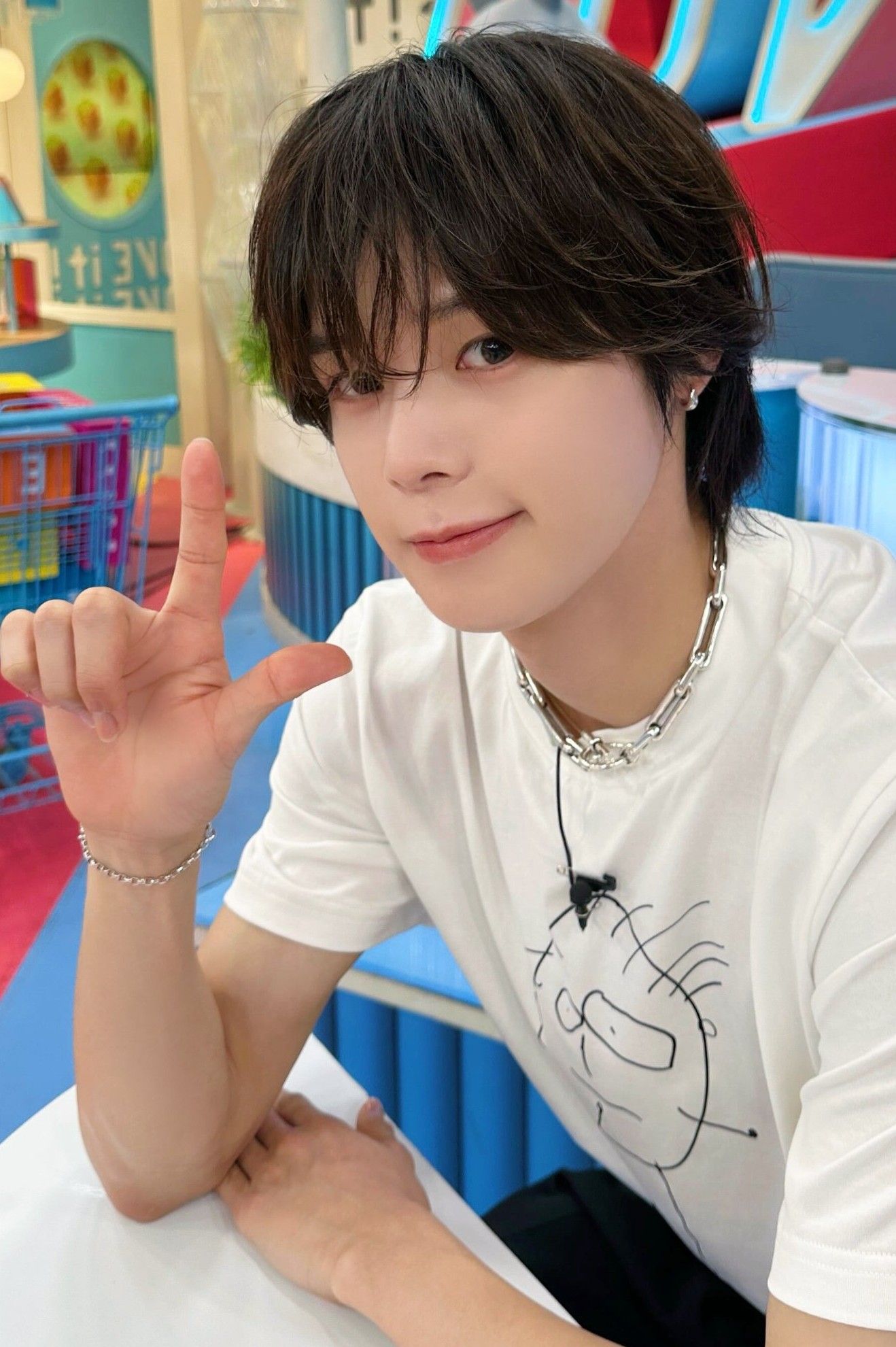 Behind-the-scenes cut of K (&TEAM)