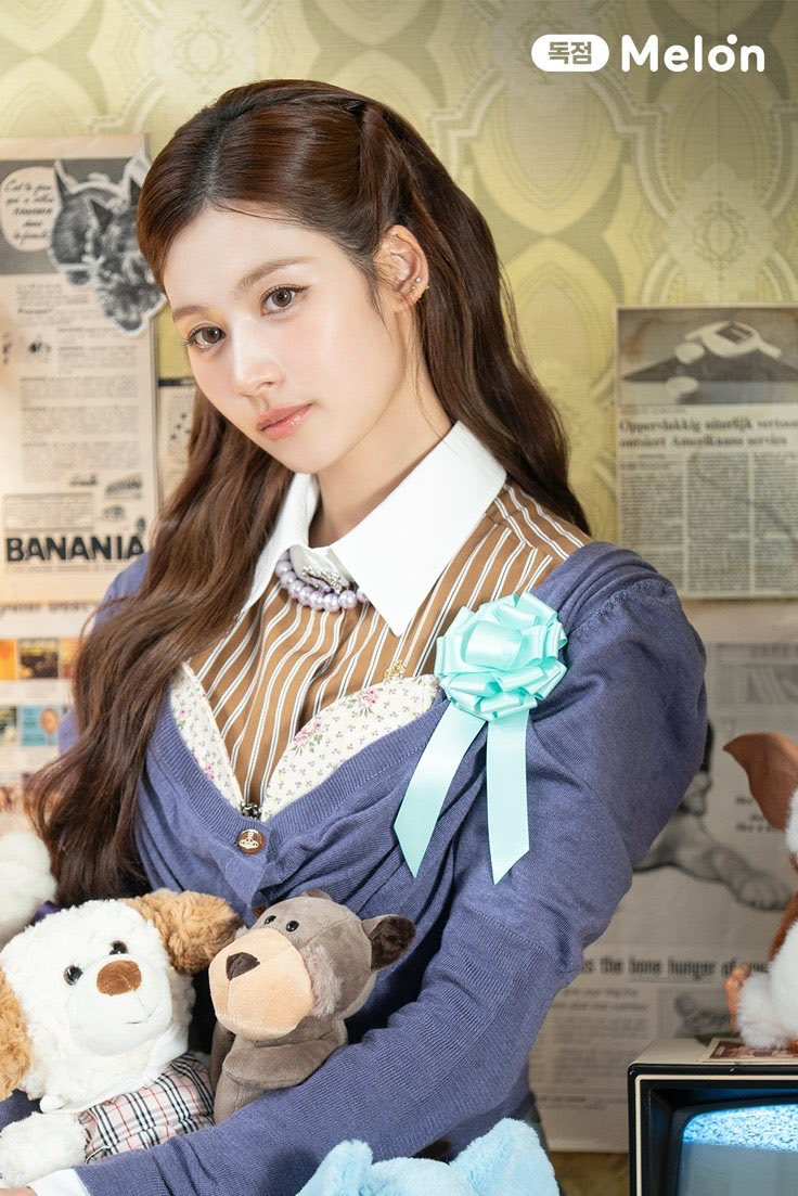 Behind-the-scenes cut of Sana (TWICE)