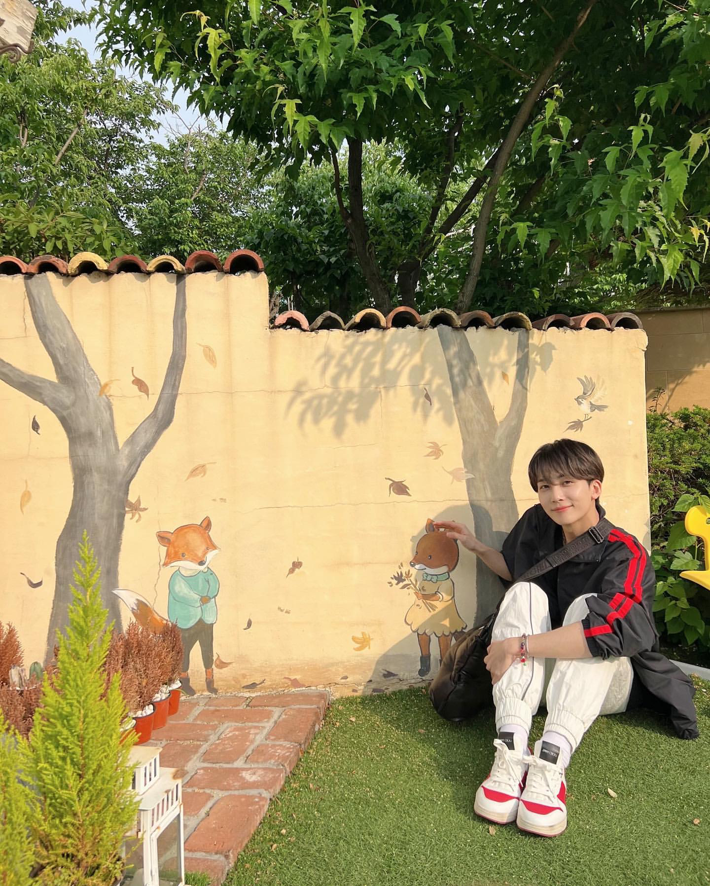 Latest photo of Jeonghan (SEVENTEEN)