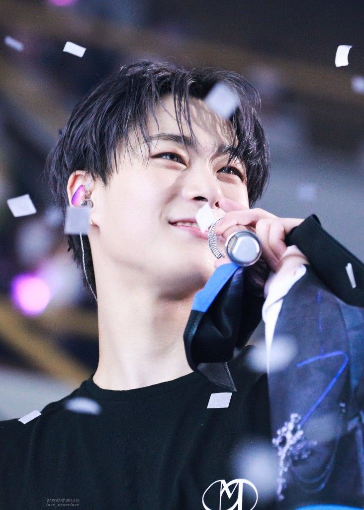 A moment captured by Moonbin (ASTRO)'s fan