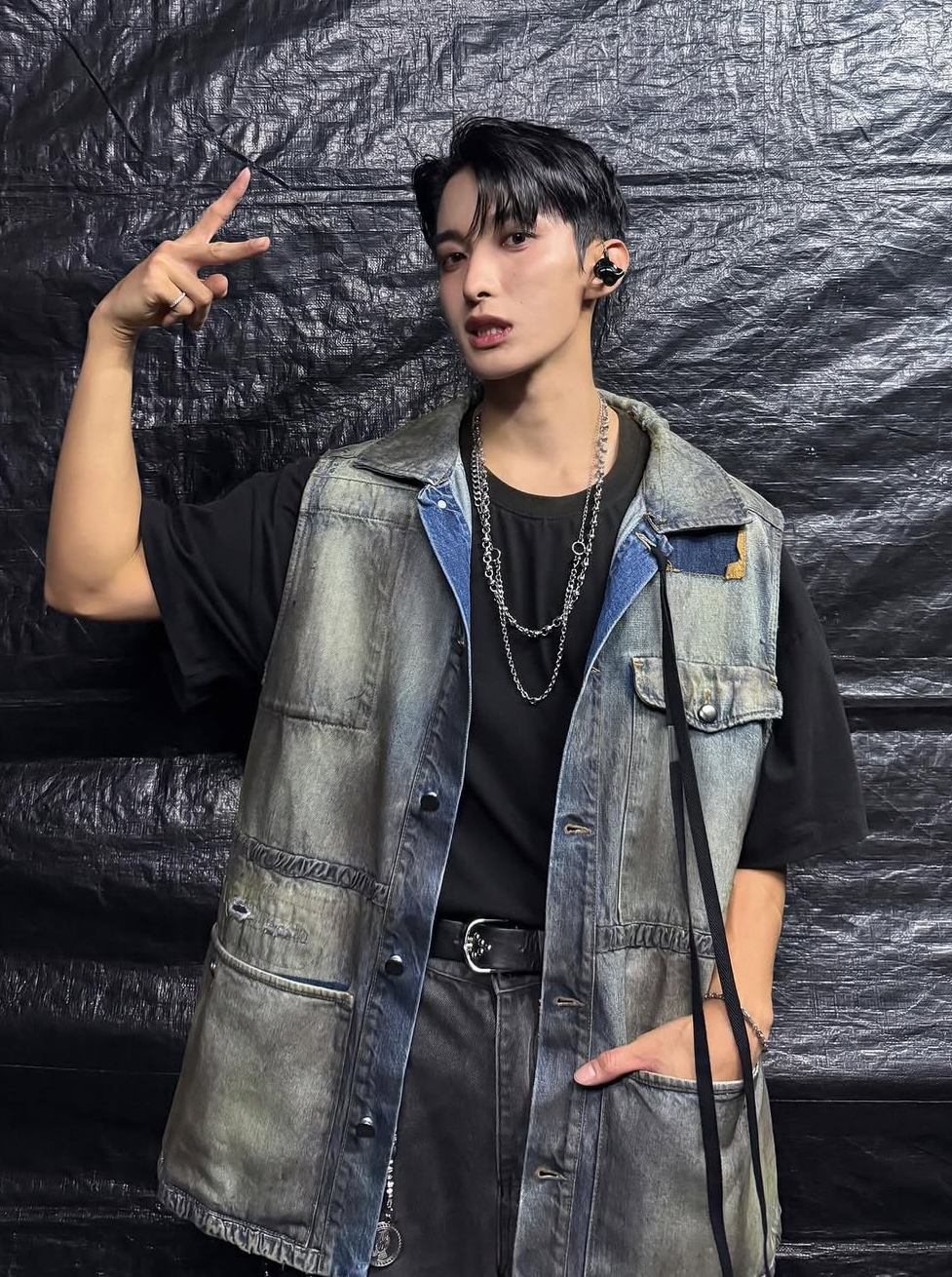 Latest photo of DK (SEVENTEEN)