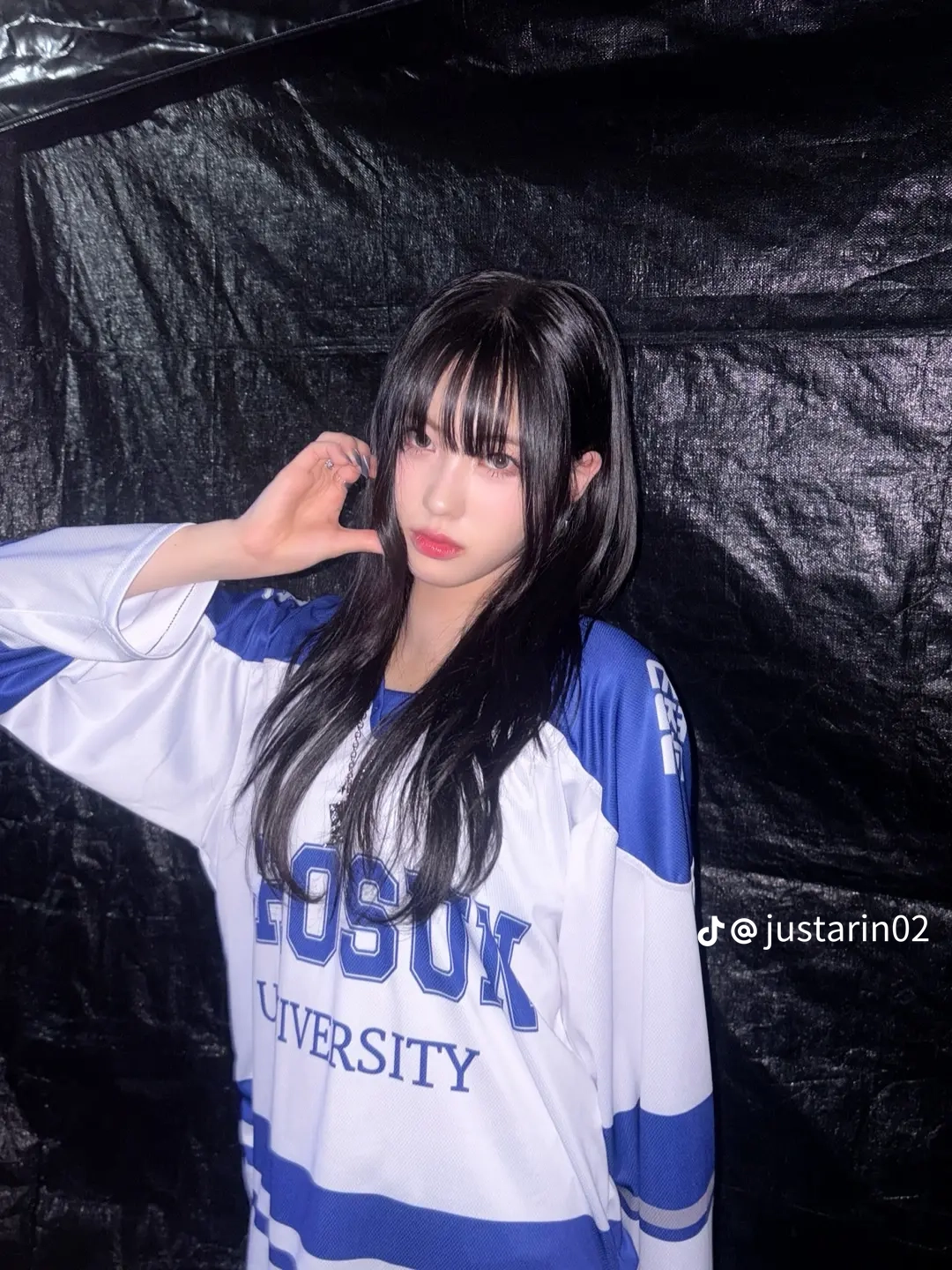 Behind-the-scenes cut of Koko (izna)