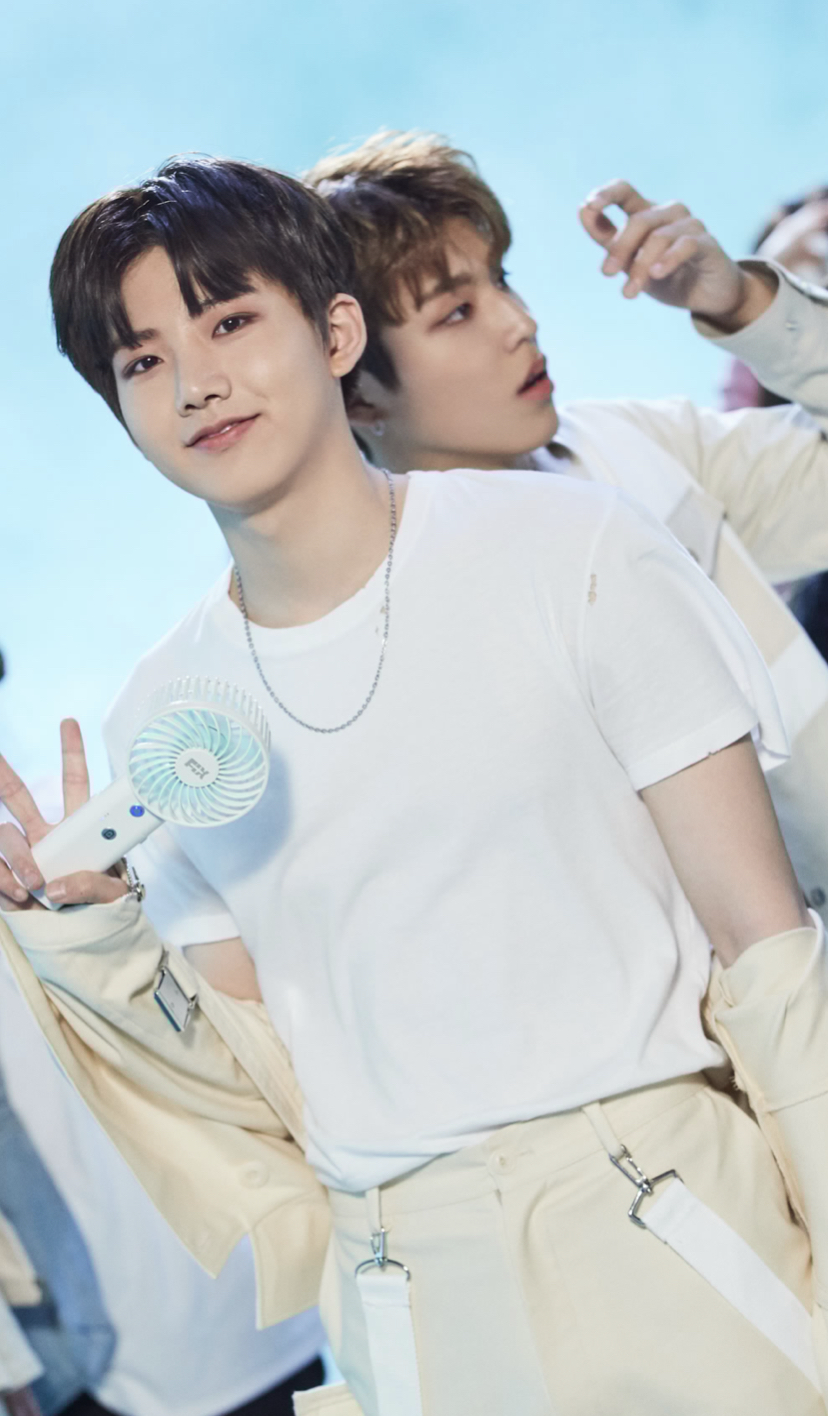 The most beloved wallpaper among Park Jeongwoo (TREASURE)'s fans