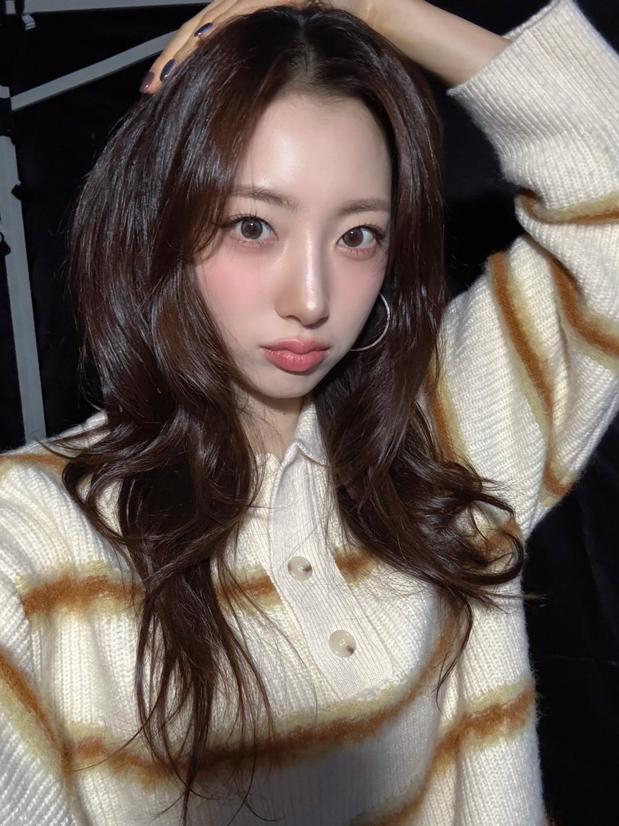 Behind-the-scenes cut of H1-KEY