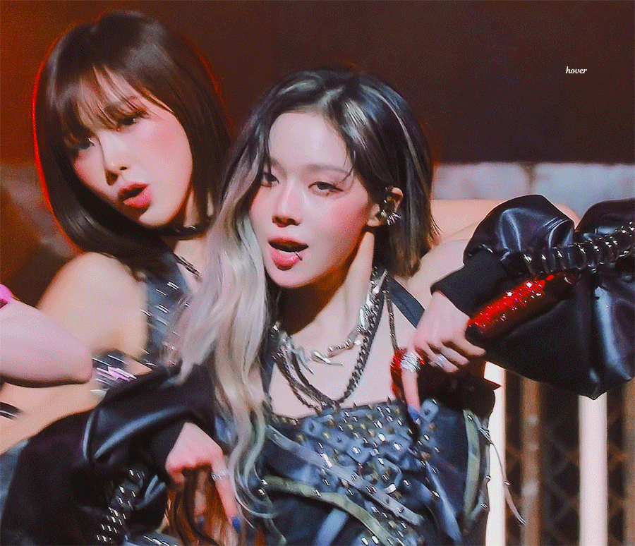 Winter (aespa)的最新照片