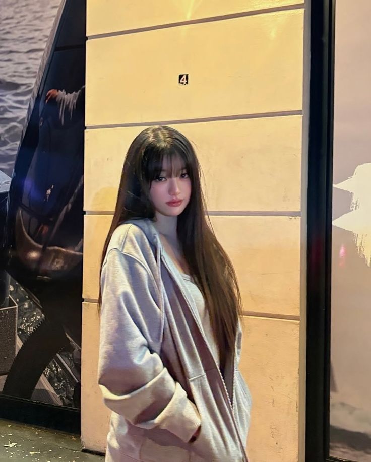 Behind-the-scenes cut of Jang Wonyoung (IVE)