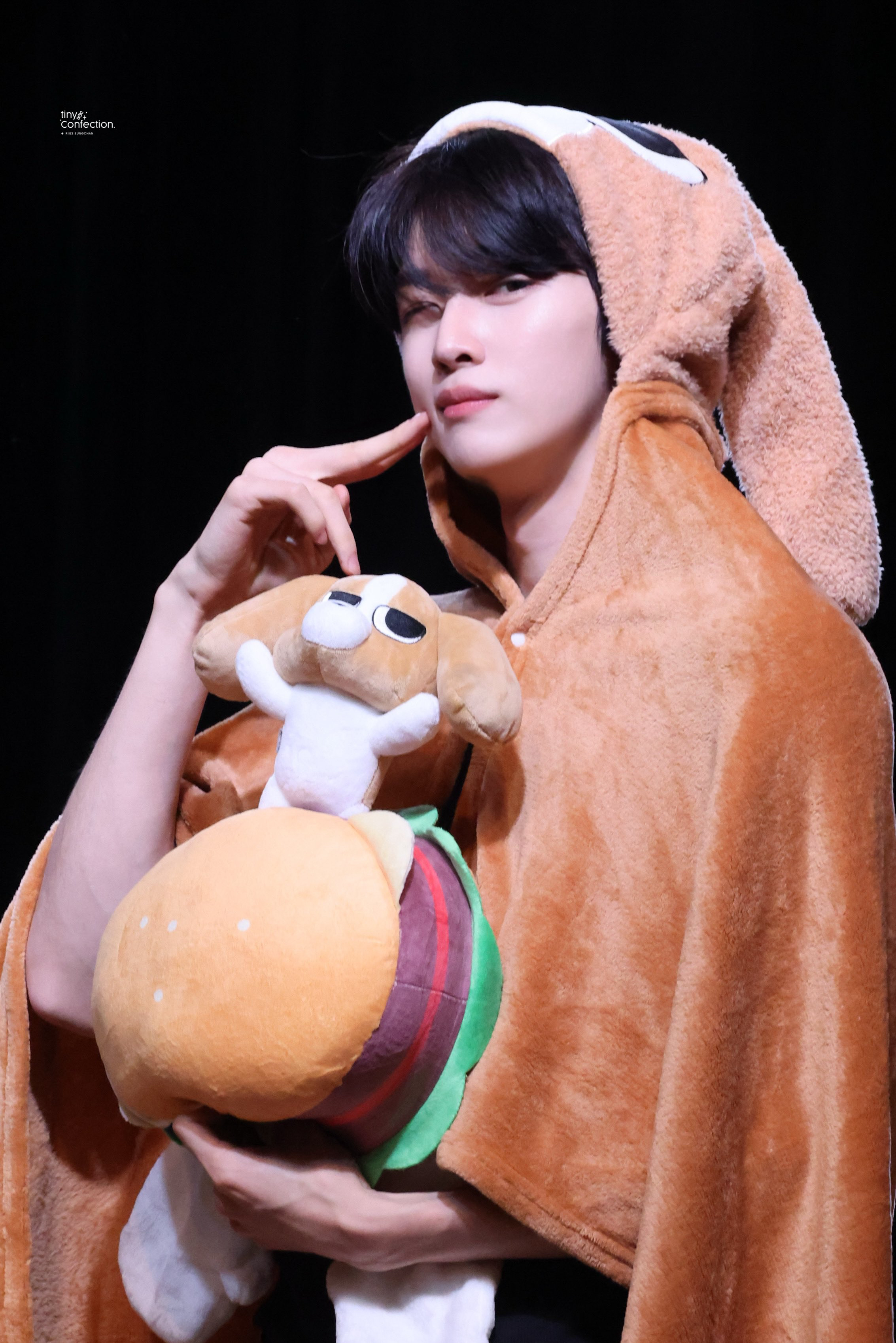Latest photo of Sungchan (RIIZE)