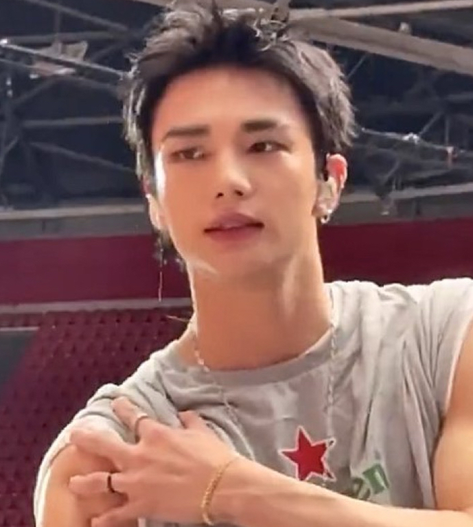 Behind-the-scenes cut of Hyunjin (Stray Kids)