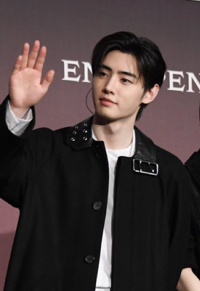 성훈 (ENHYPEN)의 최신 사진