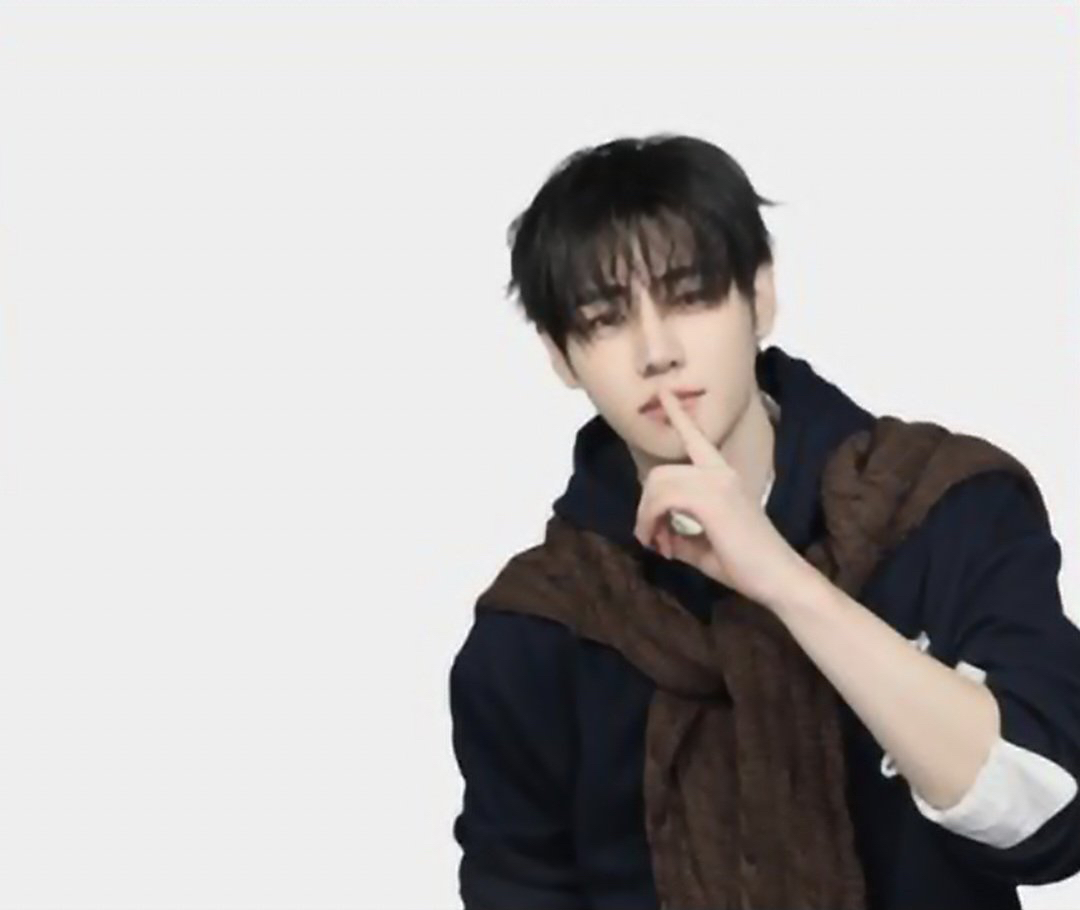 성훈 (ENHYPEN) 최근 활동샷