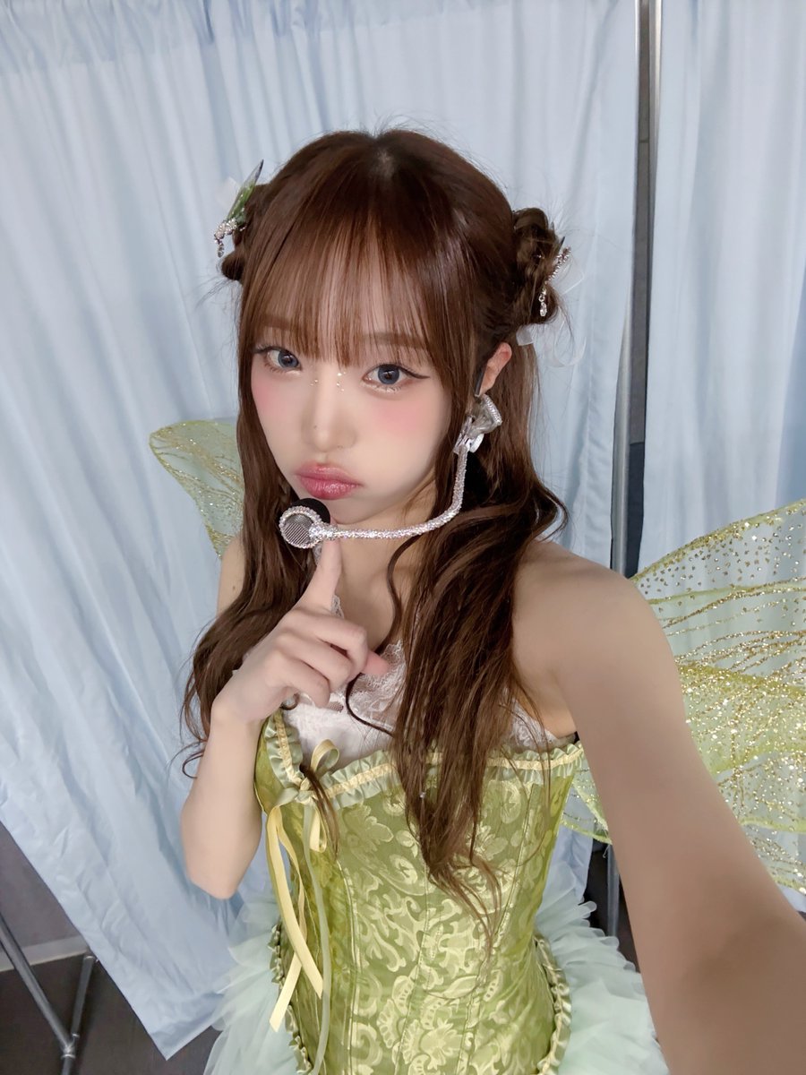 Behind-the-scenes cut of Choi Yena