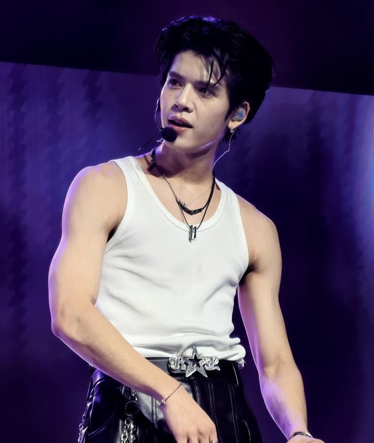 Today’s hot picks from the 돈 (NexT1DE) community