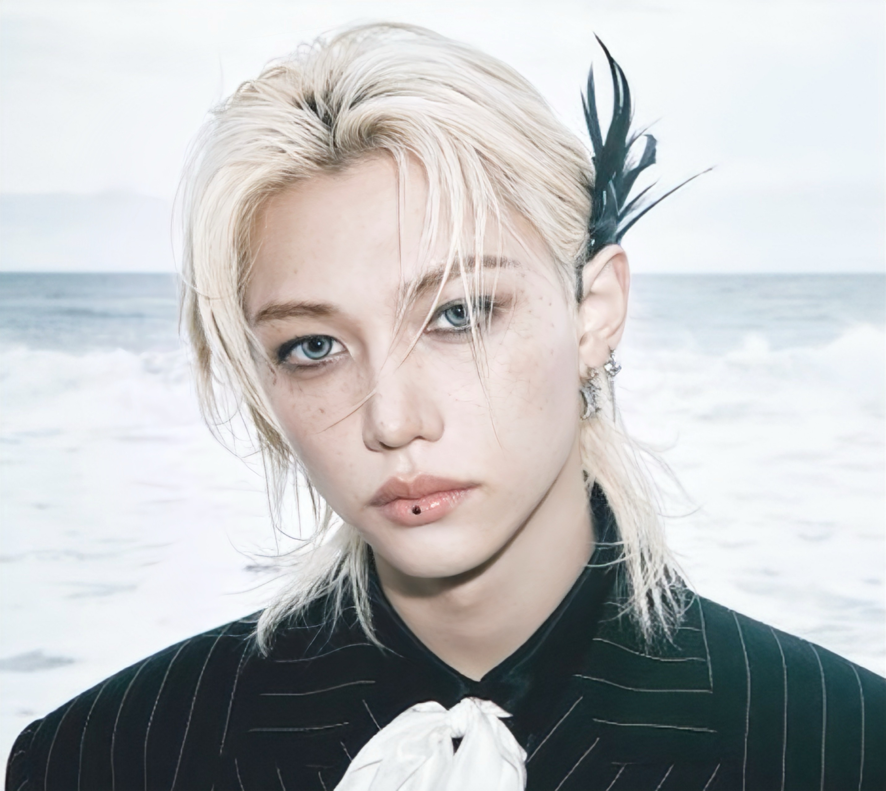 Latest photo of Felix (Stray Kids)