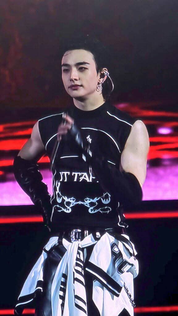 Fan-made special wallpaper for Hyunjin (Stray Kids)