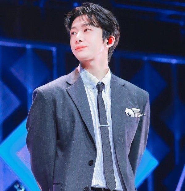 亨元 (MONSTA X)的幕後花絮