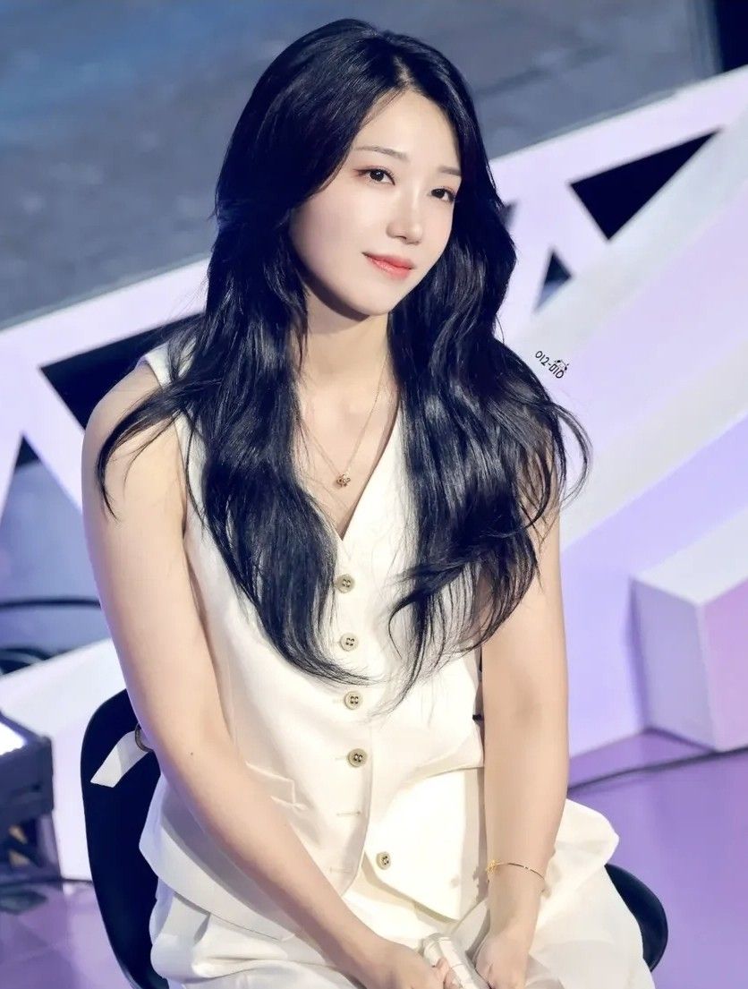 Recent activity shot of Jeong Eunji (Apink)