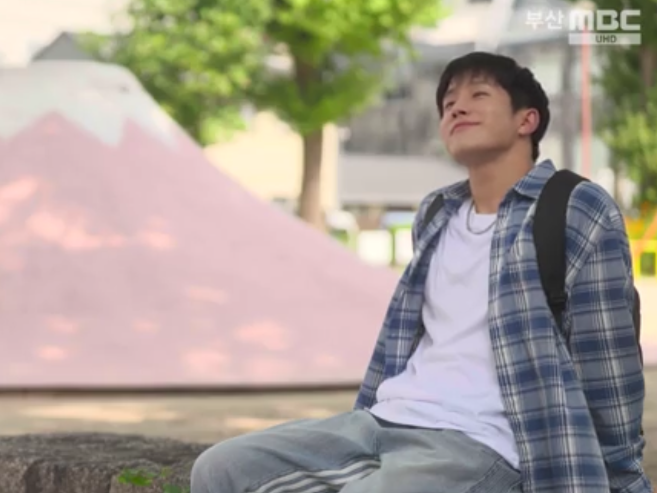 A moment captured by Jinjin (ASTRO)'s fan