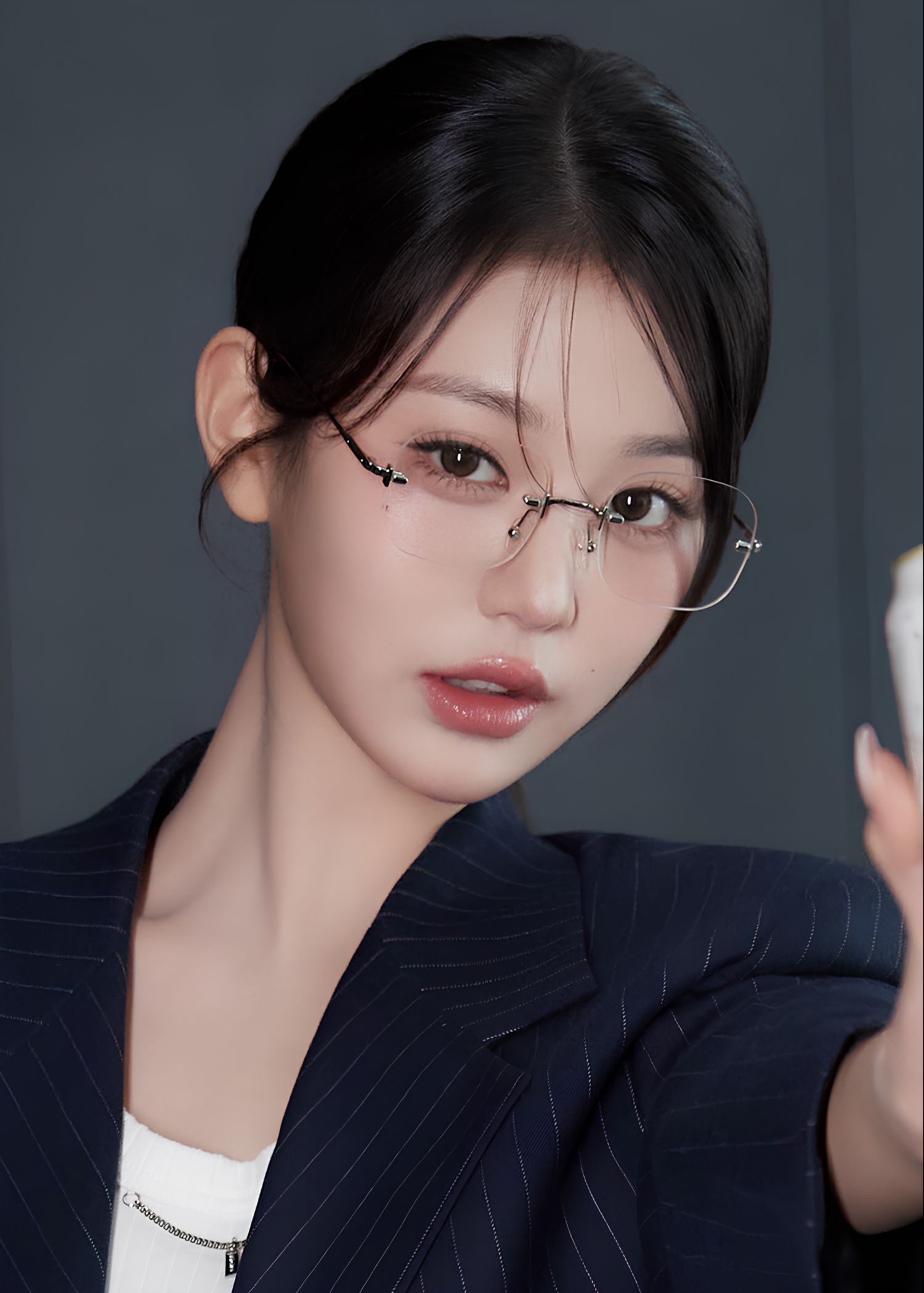 Behind-the-scenes cut of Jang Wonyoung (IVE)