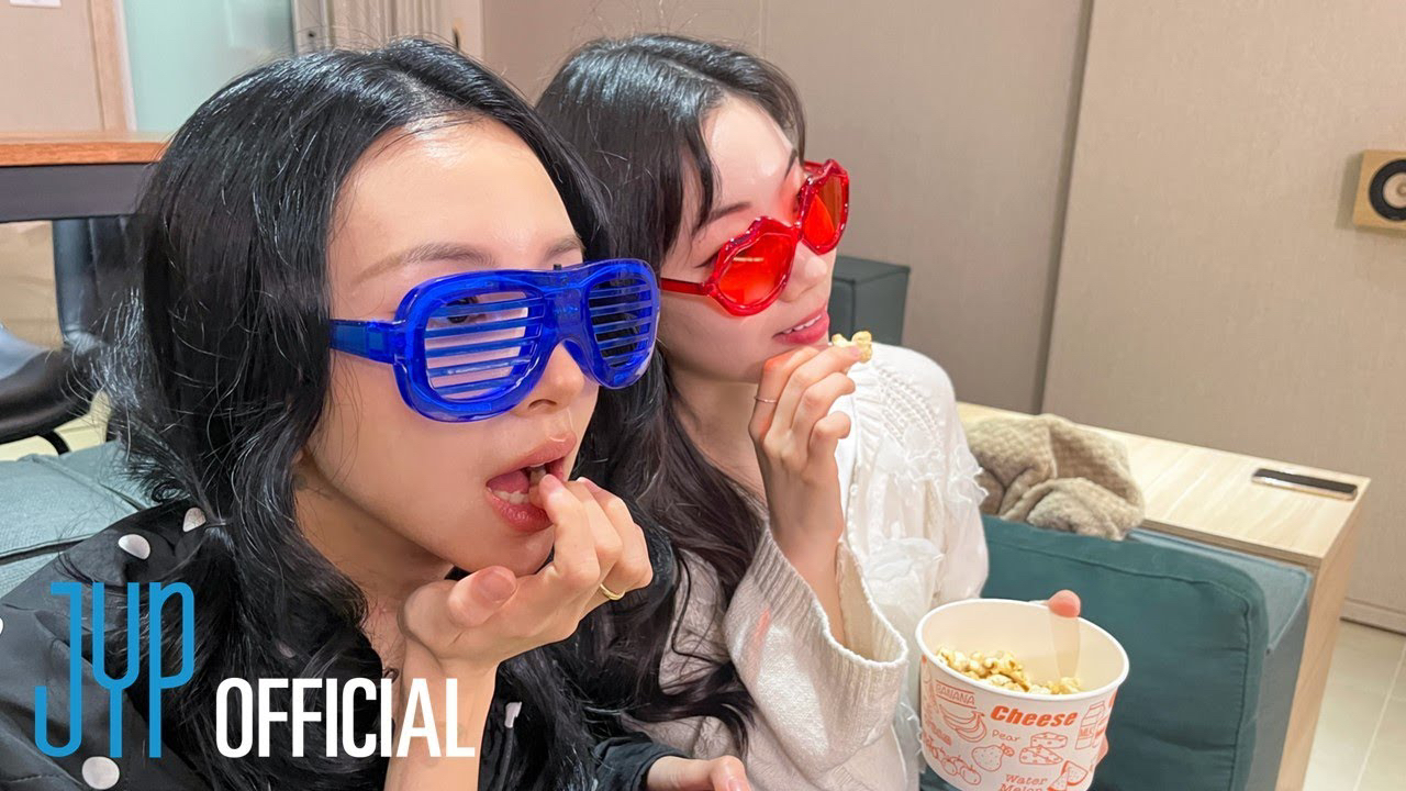 Behind-the-scenes cut of Dahyun (TWICE)