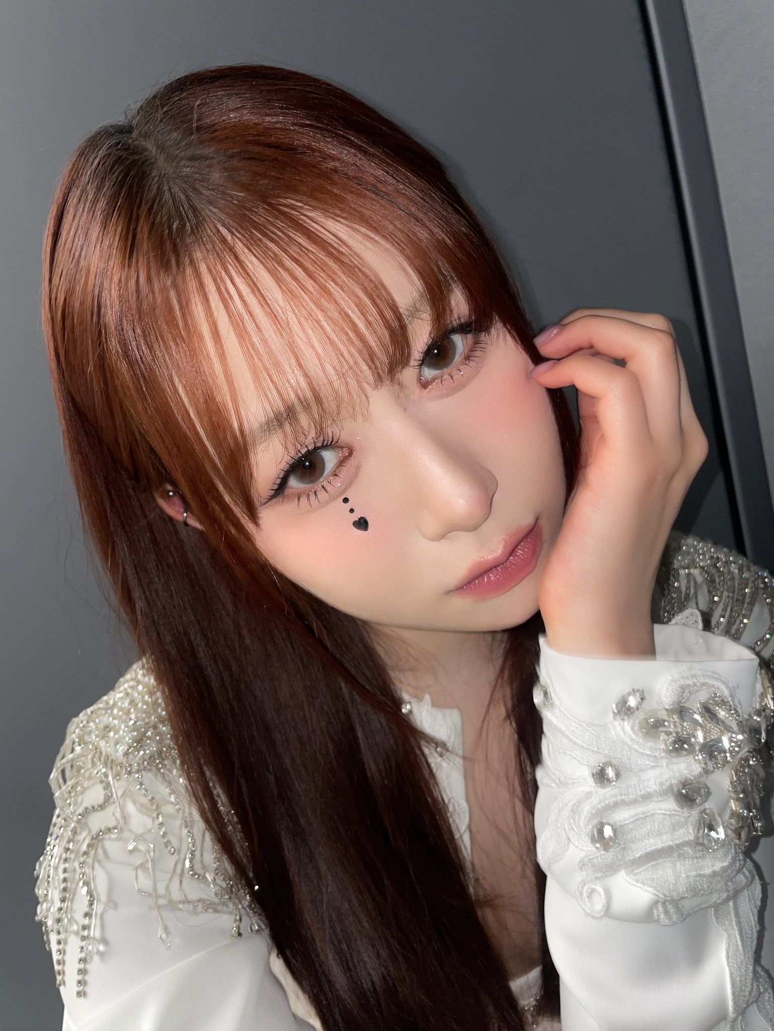 Behind-the-scenes cut of Kasahara Momona (ME:I)