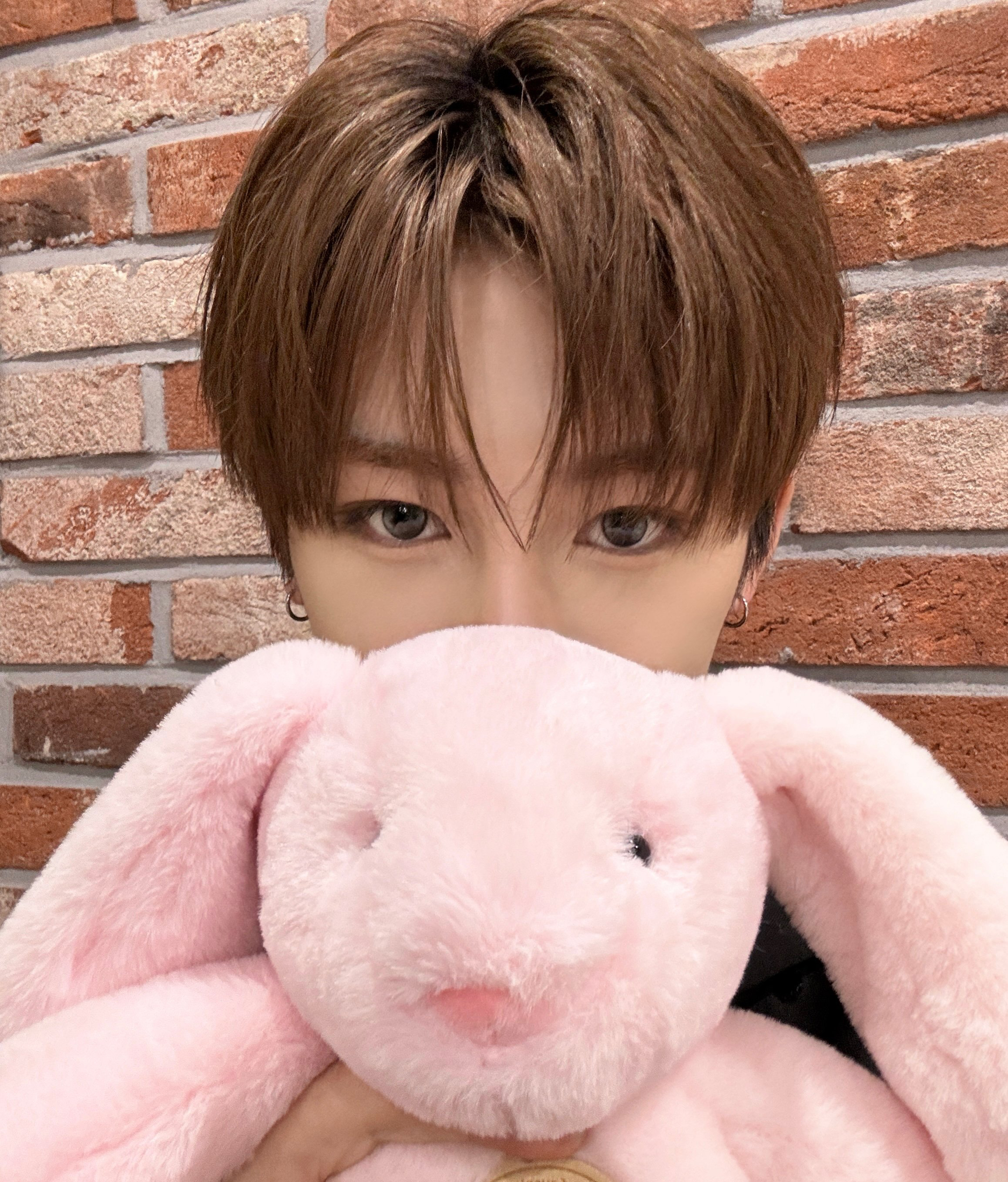 A moment captured by Zhou Anxin (ALPHA DRIVE ONE)'s fan