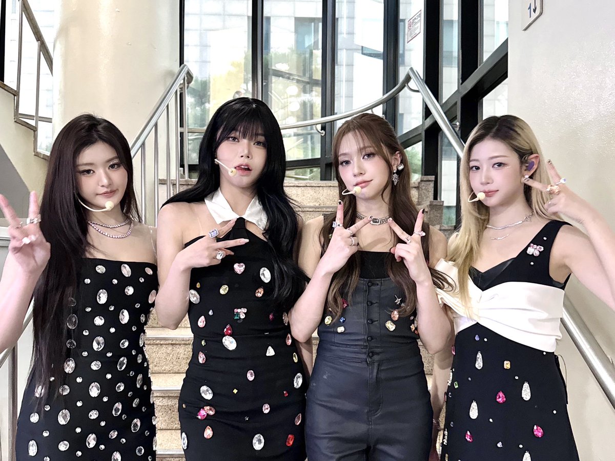 Latest photo of FIFTY FIFTY