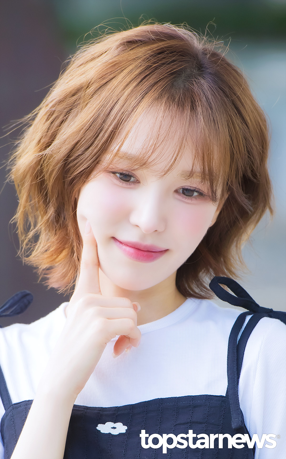 Behind-the-scenes cut of Wendy (Red Velvet)