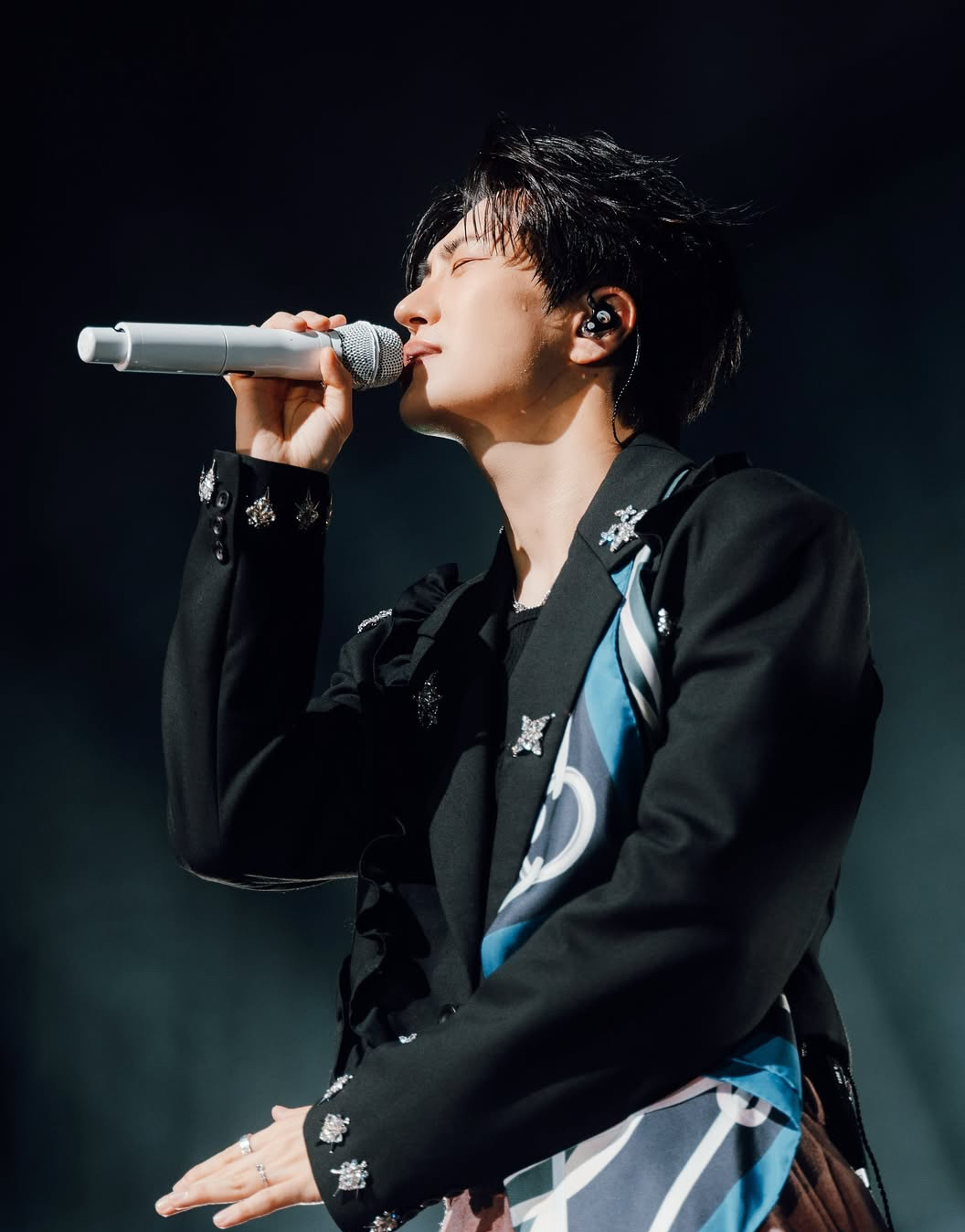 Behind-the-scenes cut of Youngjae (GOT7)
