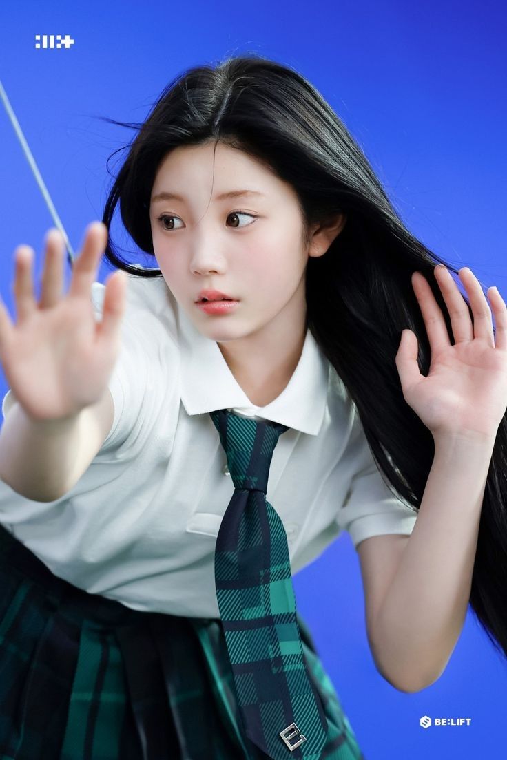 Recent activity shot of Wonhee (ILLIT)
