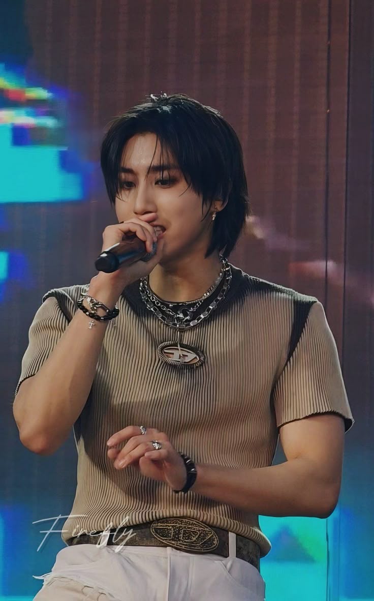 Latest photo of HAN (Stray Kids)
