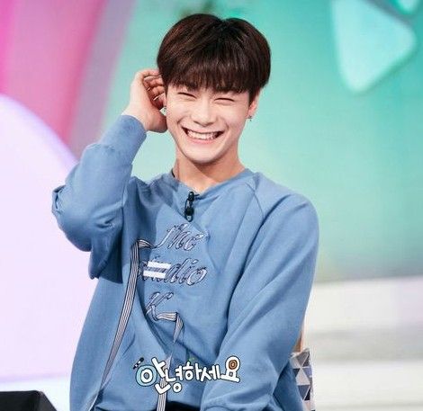 Latest photo of Moonbin (ASTRO)