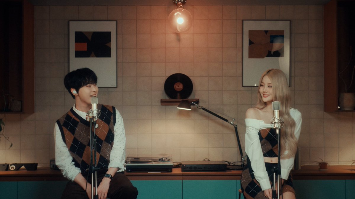 A moment captured by KISS OF LIFE's fan