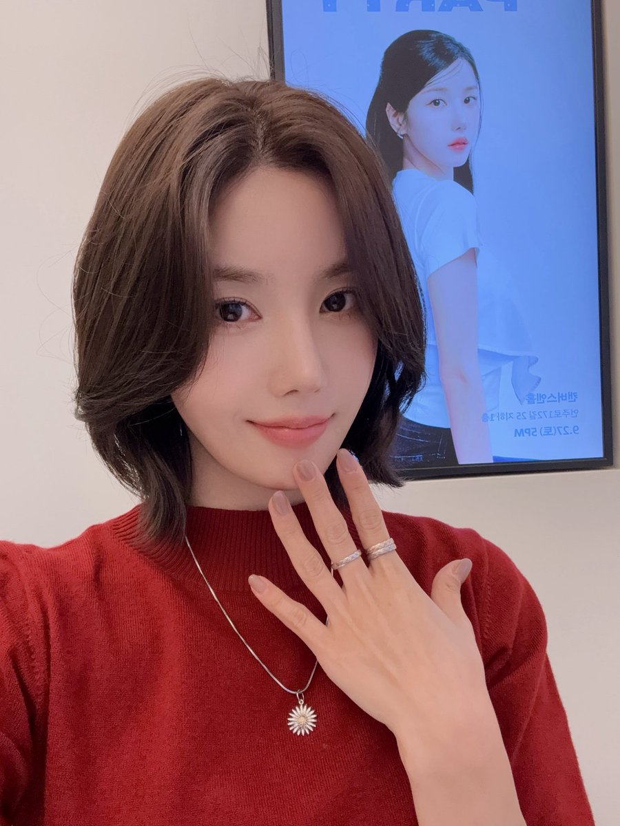 Behind-the-scenes cut of Kwon Eunbi