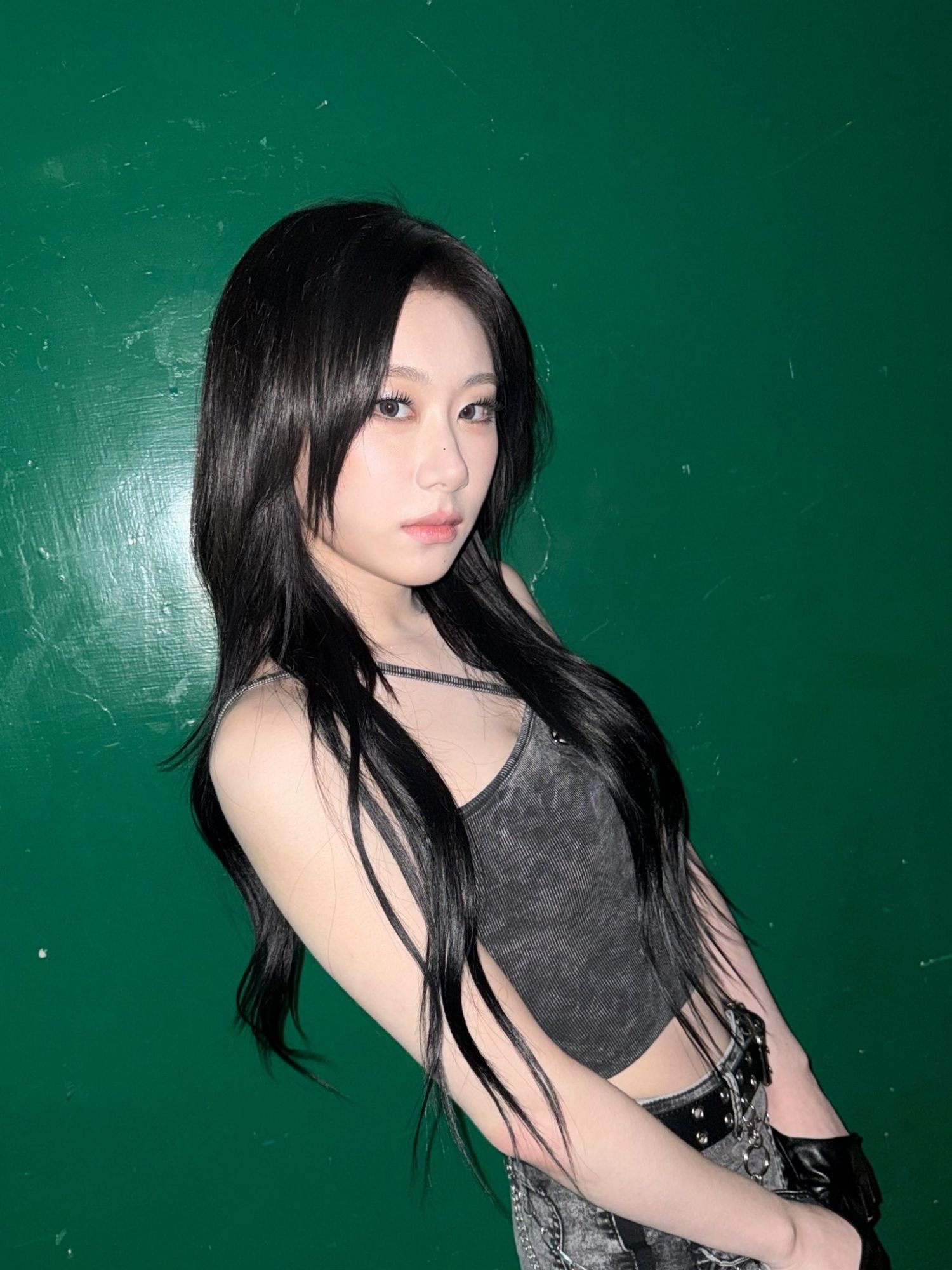 Behind-the-scenes cut of Chaeryeong (ITZY)