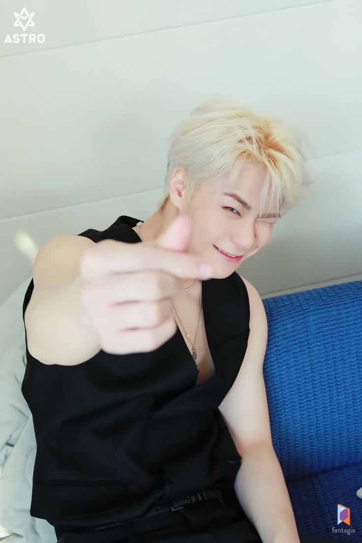 A moment captured by Moonbin (ASTRO)'s fan
