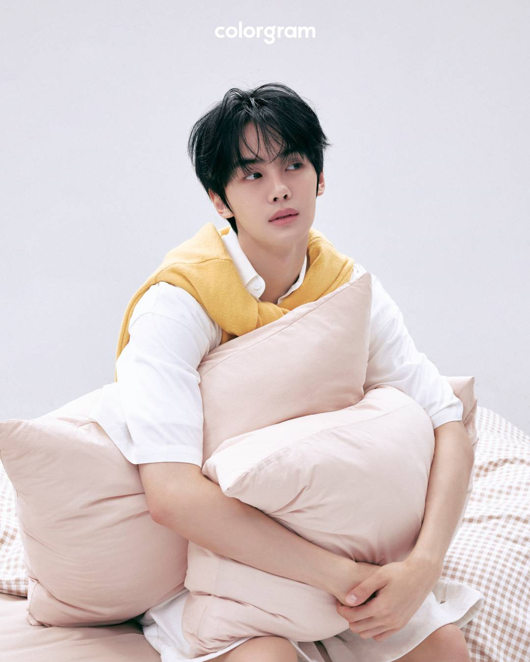 Recent activity shot of Kim Gyuvin (ZEROBASEONE)