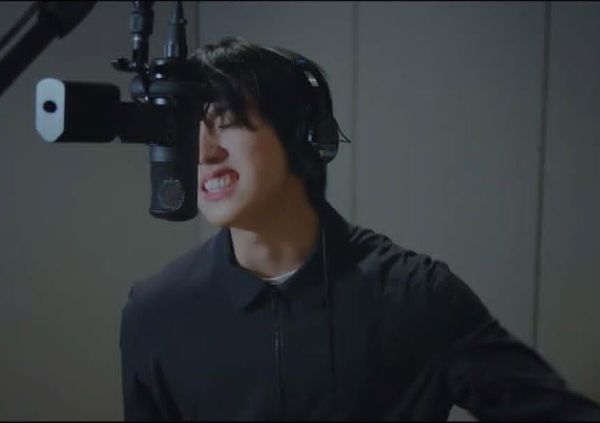 Behind-the-scenes cut of HAN (Stray Kids)