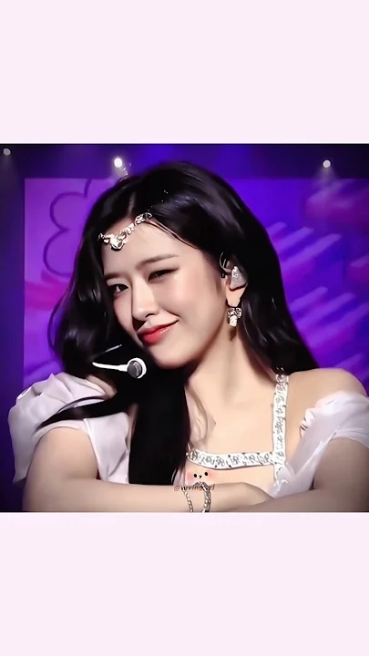 Behind-the-scenes cut of An Yujin (IVE)