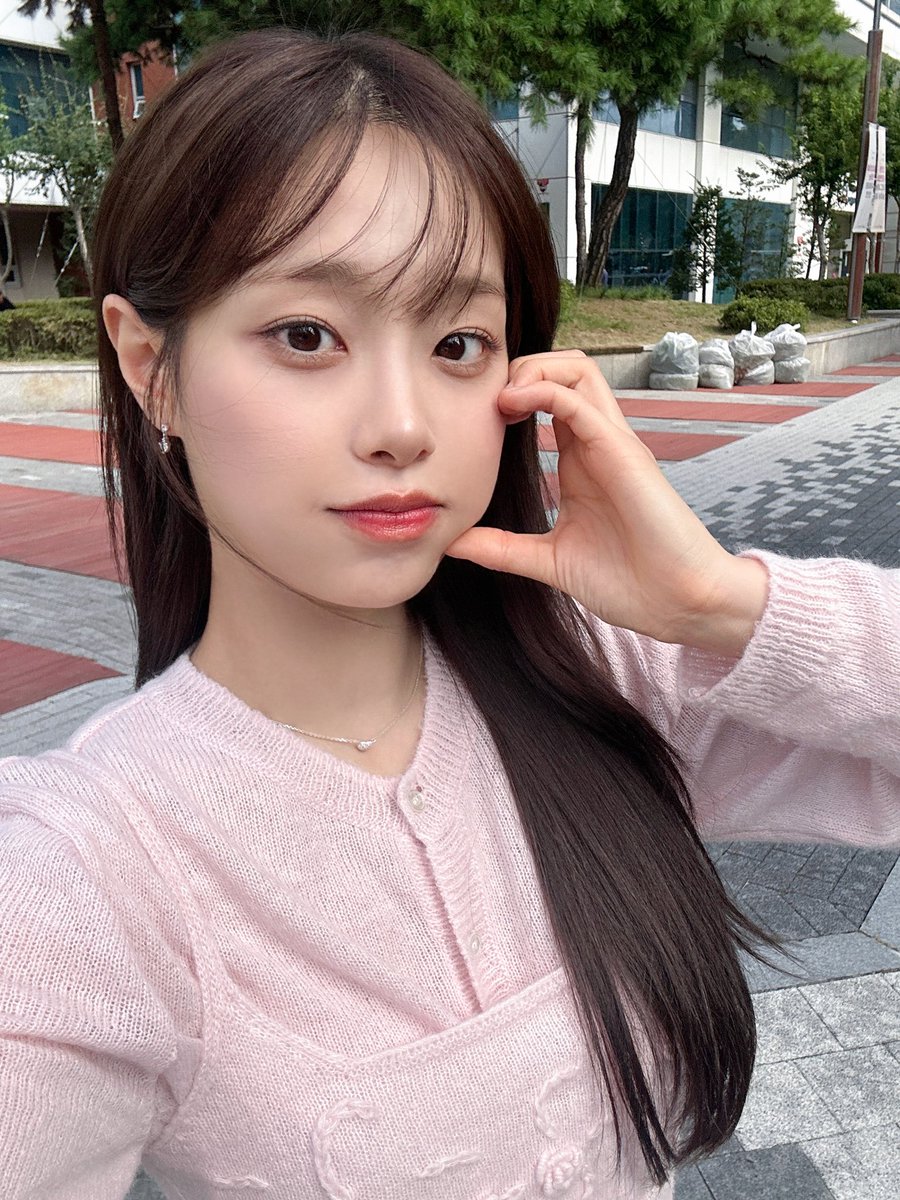 Recent activity shot of Chuu