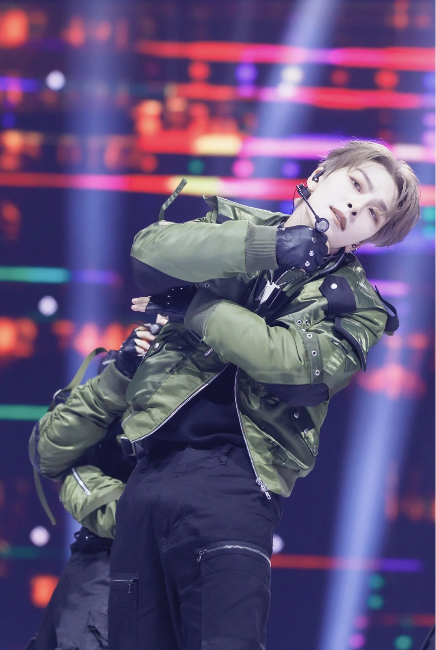 Behind-the-scenes cut of He Xinlong (ALPHA DRIVE ONE)