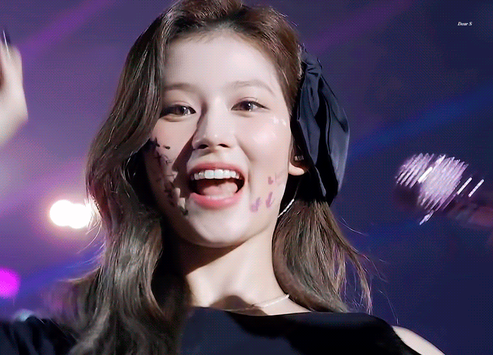 Sana (TWICE)的最新照片