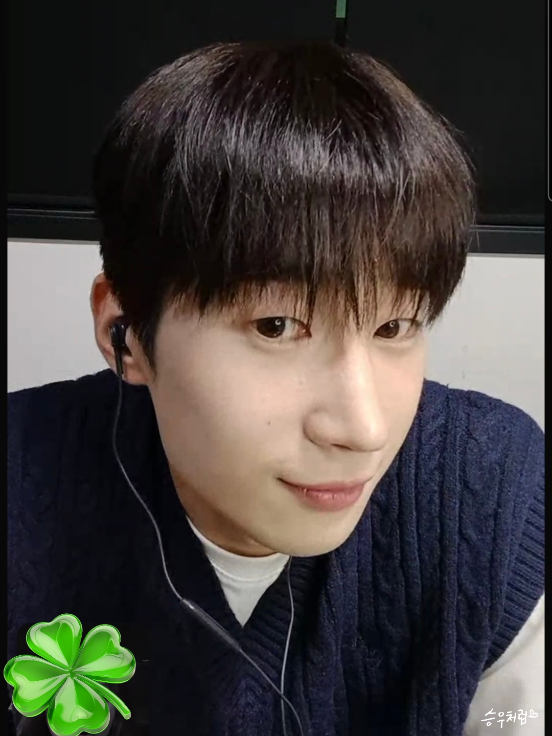 Behind-the-scenes cut of Han Seungwoo